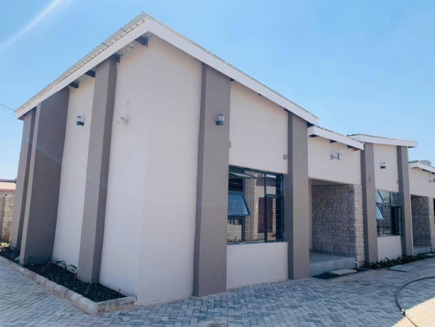 1-bedroom-flats-for-rent-in-ibex-meanwood-big-0