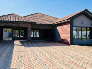 3-bedroom-house-for-sale-in-meanwood-ibex-hill