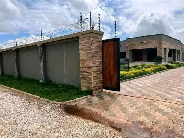 3-bedroom-house-for-sale-in-lilayi-big-5