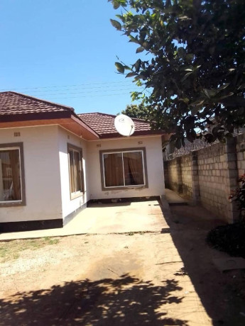 4-bedroom-house-for-sale-in-libala-south-big-9