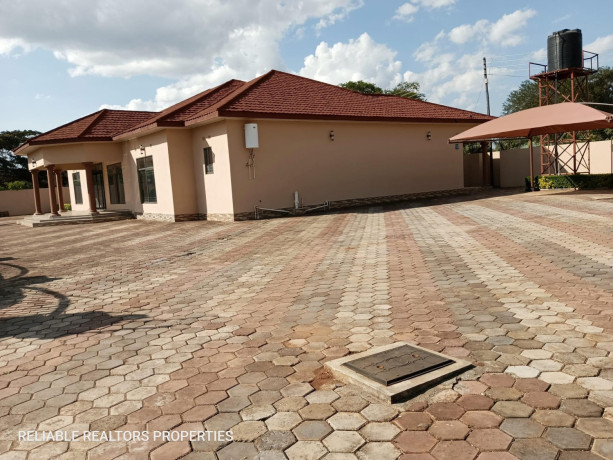 4-bedroom-house-for-sale-in-ibex-meanwood-big-8