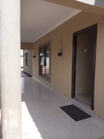 3-bedroom-flat-for-rent-in-chalala-big-8