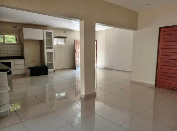 2-bedroom-flat-for-rent-in-kabulonga-big-9