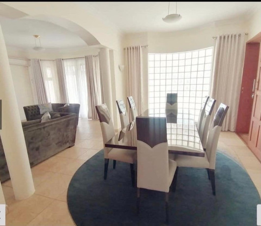 luxurious-3-bedroom-apartment-in-kabulonga-big-2