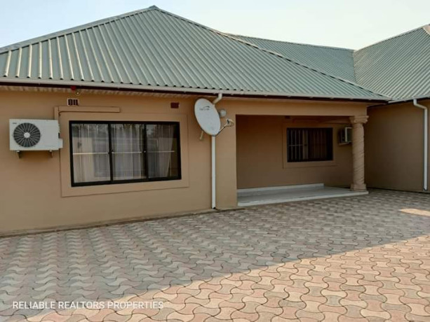 3-bedroom-flat-for-sale-in-lilayi-estate-big-4