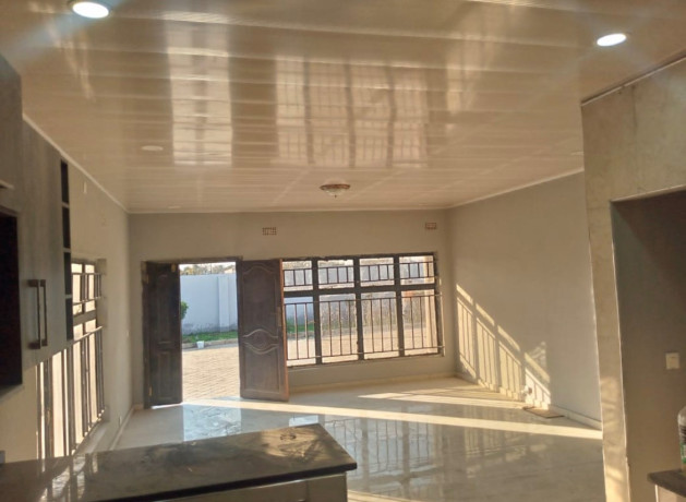3-bedroom-flat-for-rent-in-makeni-big-2