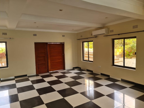 4-bedroom-house-for-rent-in-roma-park-big-3