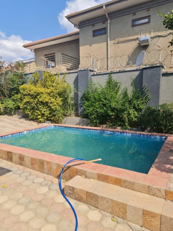 4-bedroom-house-for-rent-in-roma-park-big-1