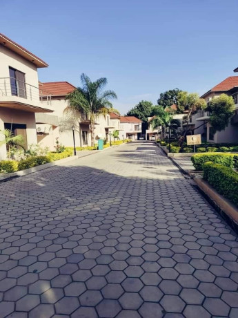 3-bedroom-duplex-flat-for-rent-in-roma-big-7