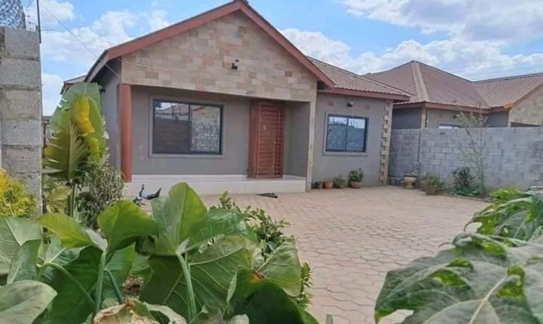 2-bedroom-house-for-sale-in-new-kasama-big-0