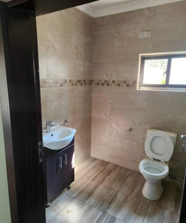 3-bedroom-flat-for-rent-in-new-kasama-big-4