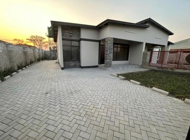 2-bedroom-flat-for-rent-in-waterfalls-big-2