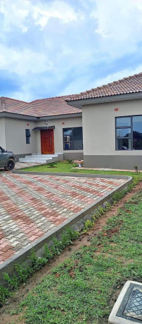 3-bedroom-house-for-sale-in-state-lodge-big-9