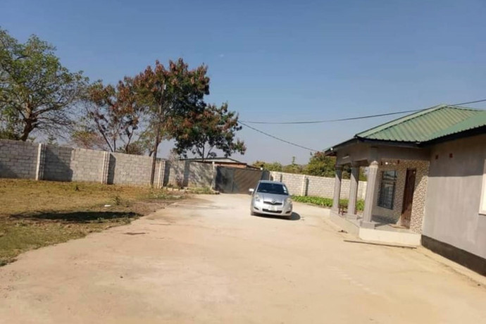 5-bedroom-house-for-sale-in-9-miles-big-1