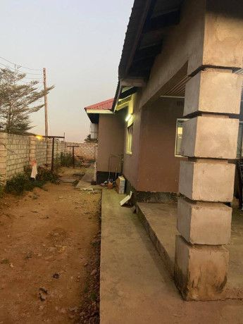 3-bedroom-standalone-house-with-carport-big-5