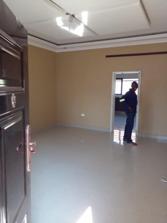 3-bedroom-flat-for-rent-in-chalala-big-2