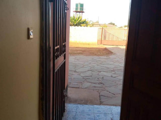 3-bedroom-flat-for-rent-in-chalala