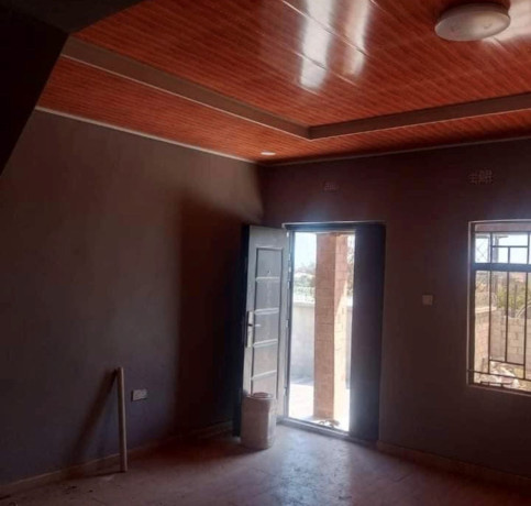 2-bedroom-flat-for-rent-in-meanwood-big-1