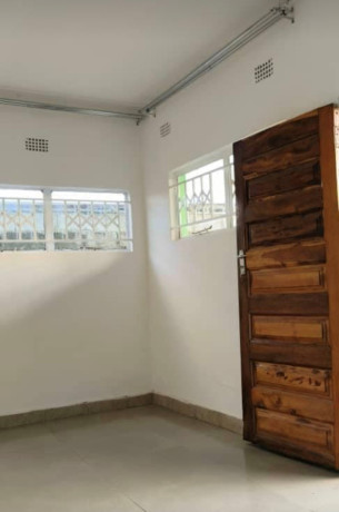 1-bedroom-flat-for-rent-in-ibex-hill-big-2