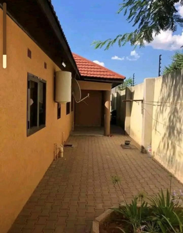 3-bedroom-flat-for-rent-in-ibex-hill-big-5