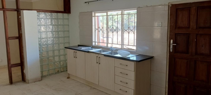 2-bedroom-flat-for-rent-in-ibex-hill-big-2