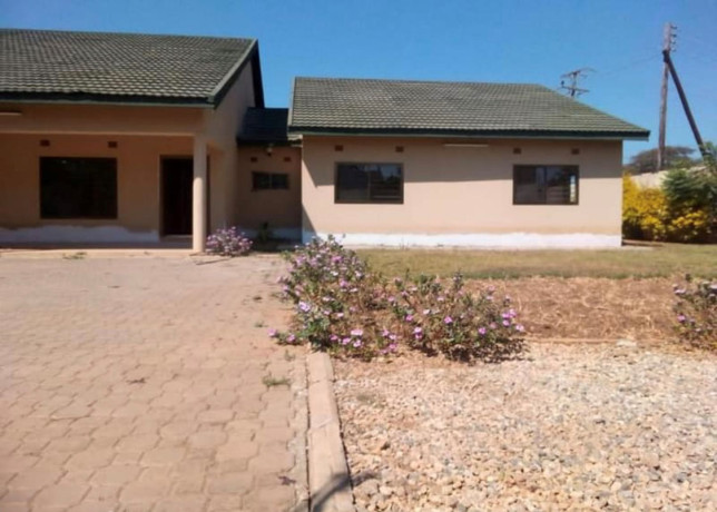 3-bedroom-house-for-rent-in-lilayi-big-0