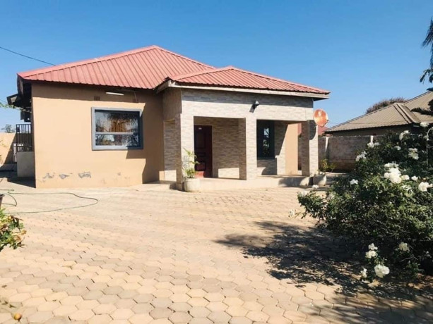 3-bedroom-house-for-rent-in-meanwood-big-5