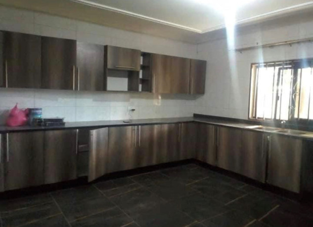 3-bedroom-flat-for-rent-in-makeni-big-3