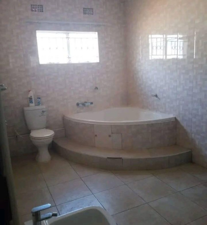 3-bedroom-house-for-rent-in-makeni-big-4