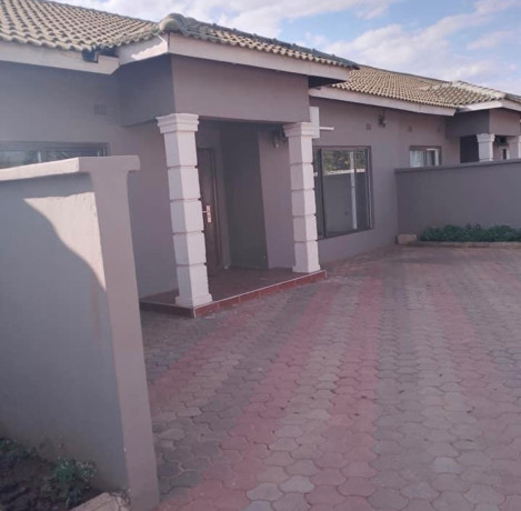 2-bedroom-flat-for-rent-in-ibex-meanwood-big-0