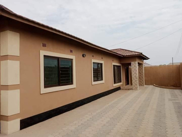 3-bedroom-house-for-sale-in-lilayi-big-1
