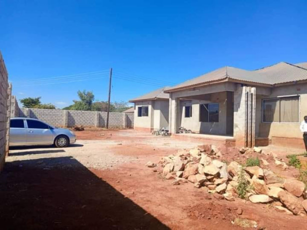 incomplete-4-bedroom-flat-for-sale-in-lilayi-big-0