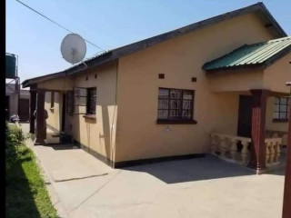 4-bedroom-house-for-sale-in-makeni