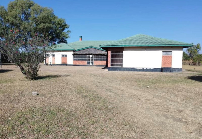 neat-and-modern-4-bedroom-house-in-makeni-big-0