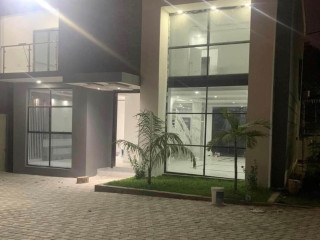 3-bedroom-flat-for-rent-in-ibex-meanwood