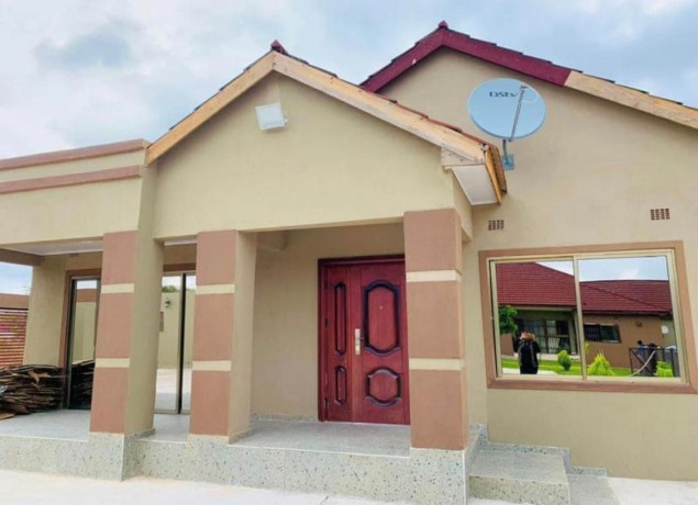 2-bedroom-flat-for-rent-in-ibex-meanwood-big-0