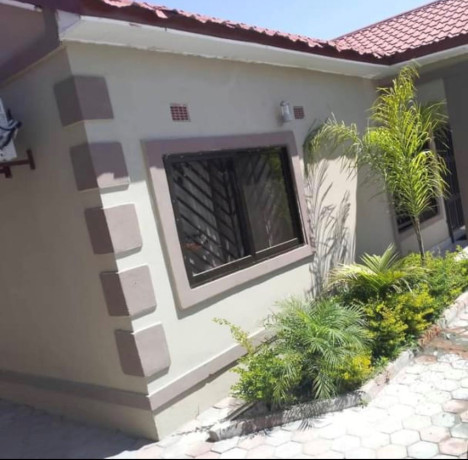 2-bedroom-flat-for-rent-in-ibex-meanwood-big-5