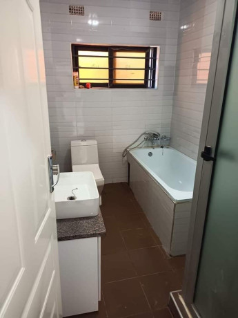 2-bedroom-flat-for-rent-in-chalala-big-3