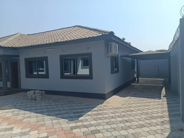 3-bedroom-flat-for-rent-in-lilayi-big-5