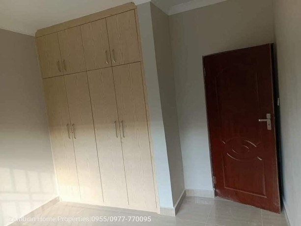 3-bedroom-flat-for-rent-in-lilayi-big-7