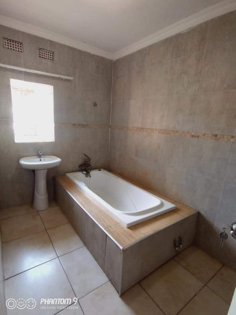 beautiful-3-bedrooms-house-for-sale-in-meanwood-mutumbi-phase-2-big-4