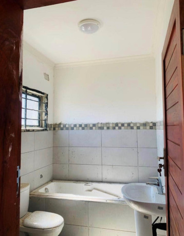 1-bedroom-flat-for-rent-in-ibex-meanwood-big-5