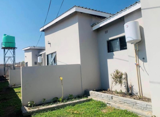 1-bedroom-flat-for-rent-in-ibex-meanwood-big-2