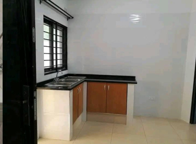 2-bedroom-flat-for-rent-in-makeni-big-3