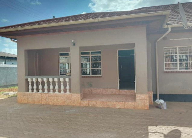 3-bedroom-flat-for-rent-in-makeni-big-5