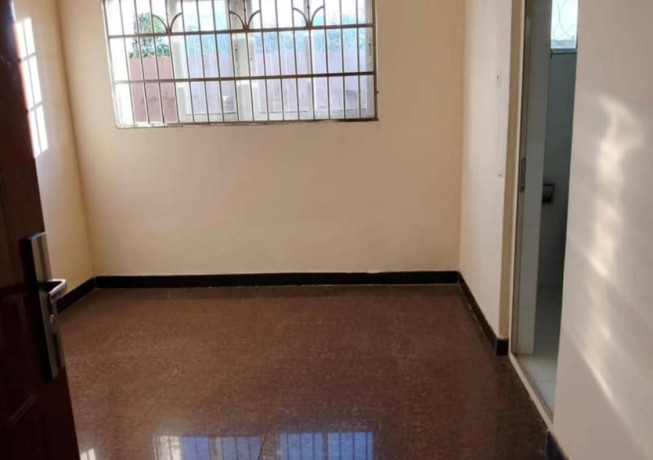 3-bedroom-flat-for-rent-in-makeni-big-5