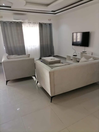 2-bedroom-flat-for-rent-in-roma-big-3