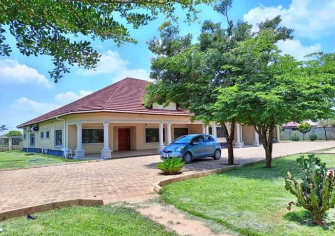 6-bedroom-house-for-sale-in-new-kasama-big-5