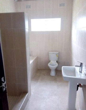 3-bedroom-flat-for-rent-in-makeni-big-3