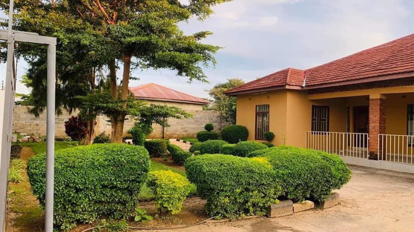 4-bedroom-house-for-sale-in-waterfalls-big-2